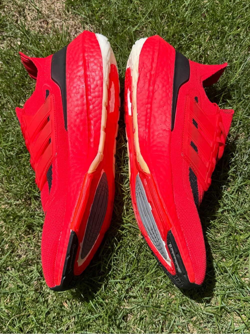 Like new 11.5 Ultraboost 21 Adidas running shoes vivid red - Picture 6 of 10